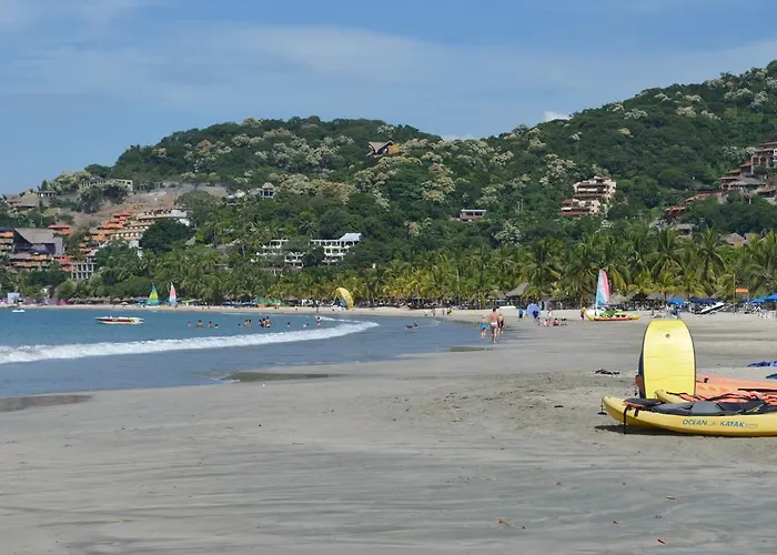 Suites Playa La Ropa El Pirata Guest house