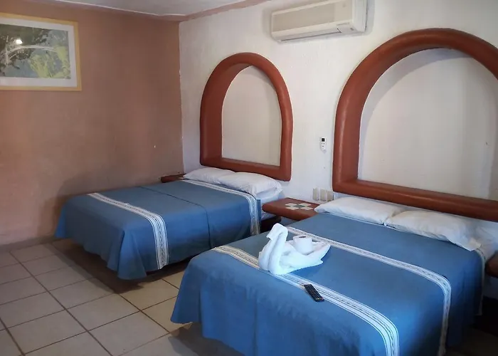 Suites Playa La Ropa El Pirata Guest house Zihuatanejo