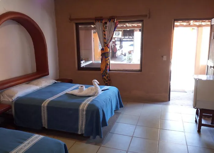 Guest house Suites Playa La Ropa El Pirata 2*
