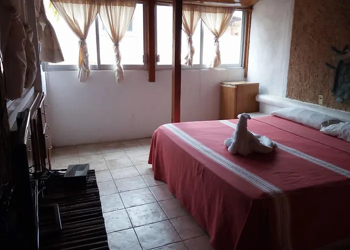 Suites Playa La Ropa El Pirata Zihuatanejo