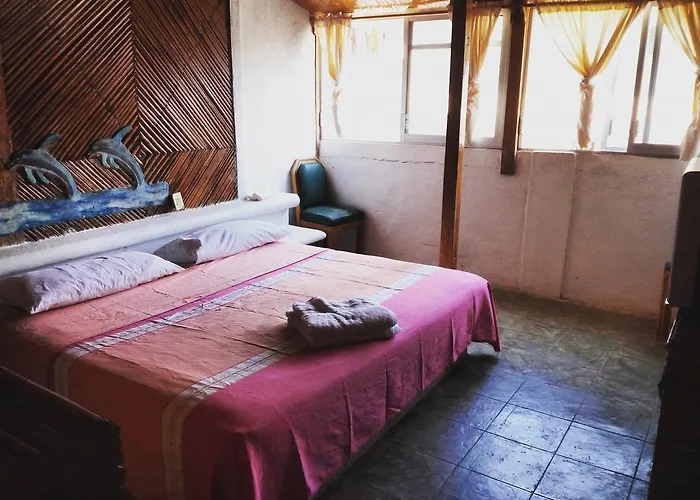 Guest house Suites Playa La Ropa El Pirata