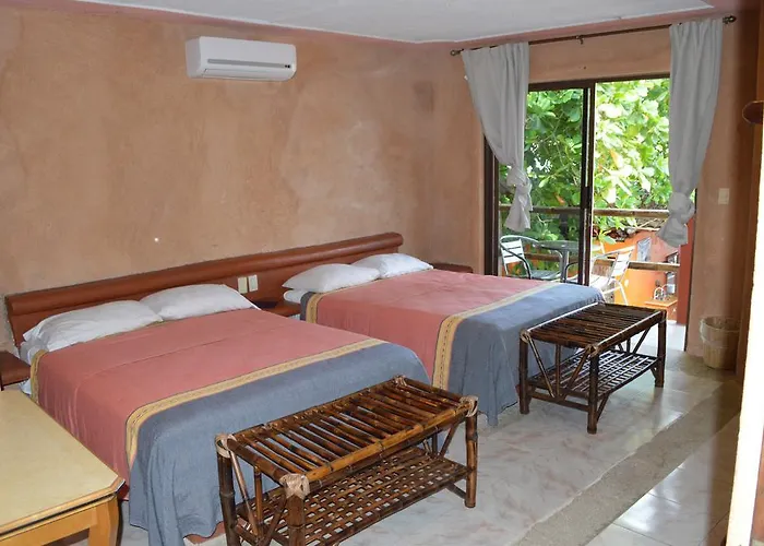 Suites Playa La Ropa El Pirata Guest house Zihuatanejo