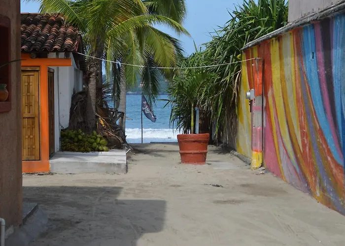 Suites Playa La Ropa El Pirata