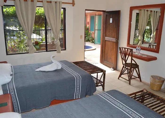 Guest house Suites Playa La Ropa El Pirata 2*