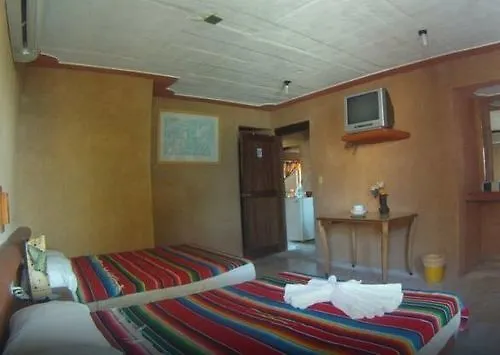 Suites Playa La Ropa El Pirata Guest house Zihuatanejo