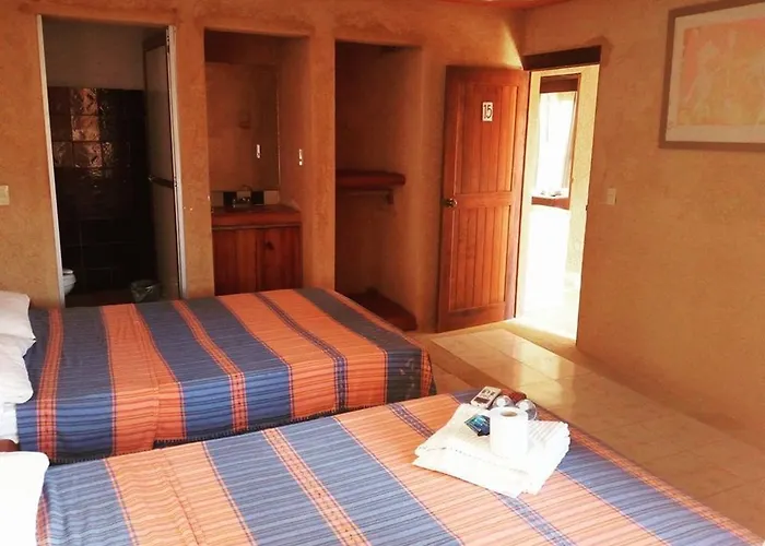 Guest house Suites Playa La Ropa El Pirata 2*