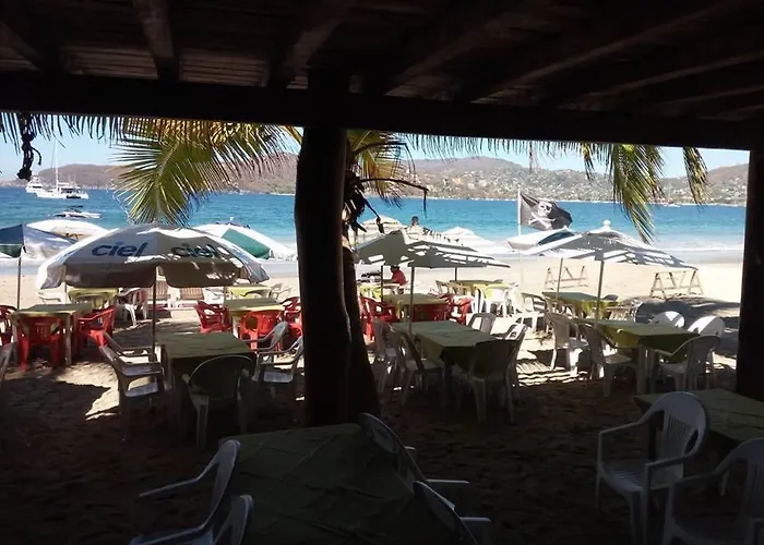 Suites Playa La Ropa El Pirata