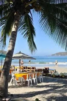 Suites Playa La Ropa El Pirata Zihuatanejo