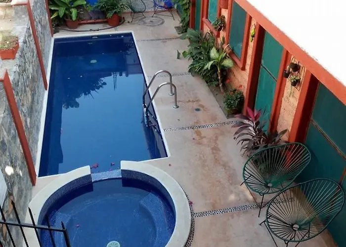 Guest house Suites Playa La Ropa El Pirata 2*