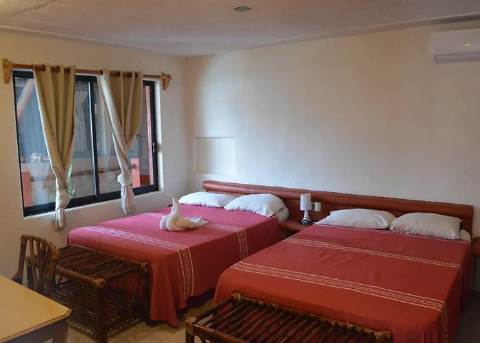 Suites Playa La Ropa El Pirata Guest house Zihuatanejo