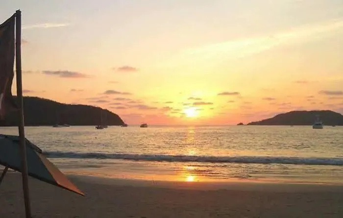 Guest house Suites Playa La Ropa El Pirata Zihuatanejo