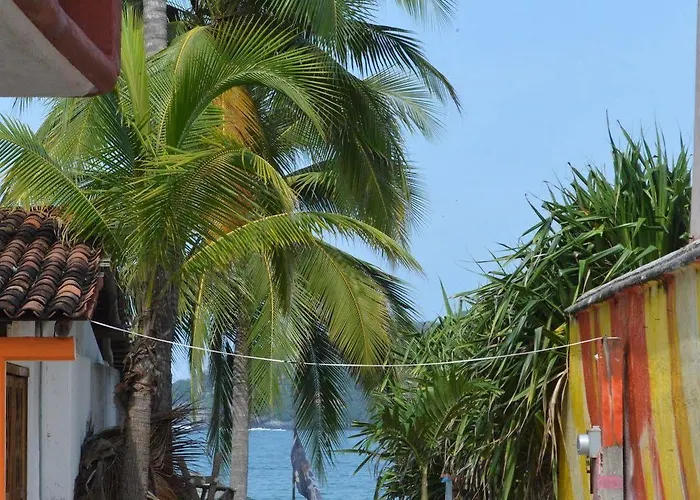 Suites Playa La Ropa El Pirata Zihuatanejo